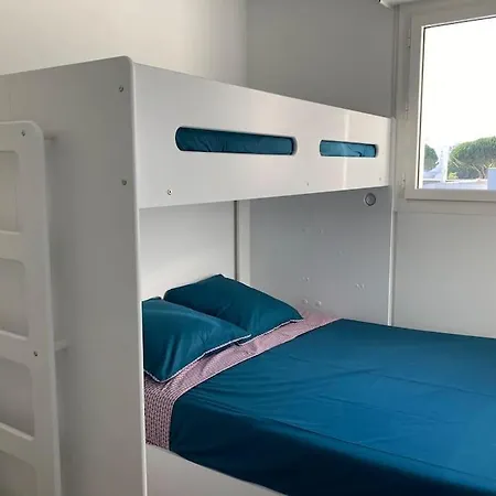 *horizon Bleu* Les Pieds Dans L'eau* *